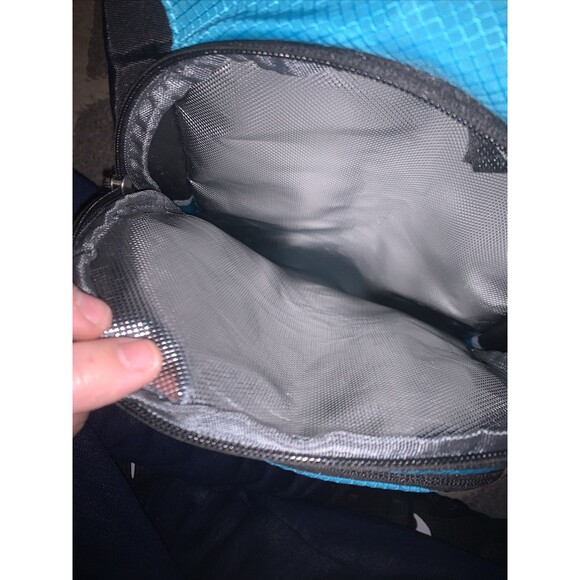 Mothybot Hydration Backpack 2L Insulated Water Bladder Aqua Blue Hiking Festival - Picture 16 of 16